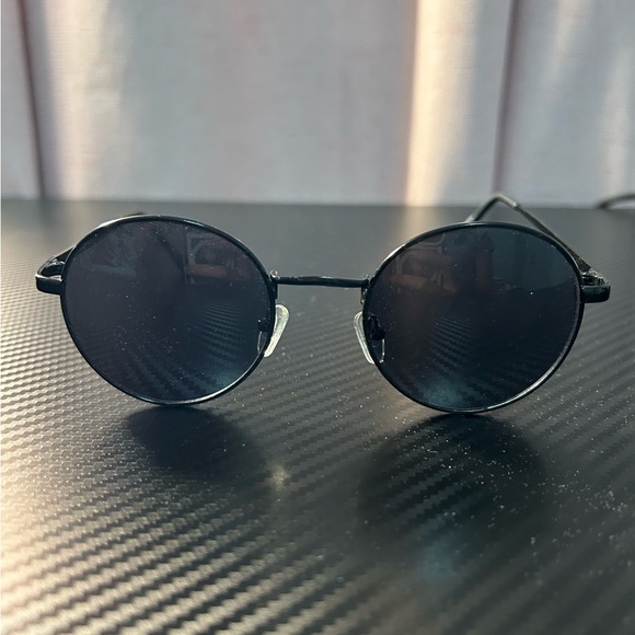Black Sunglasses - Picture 6 of 6